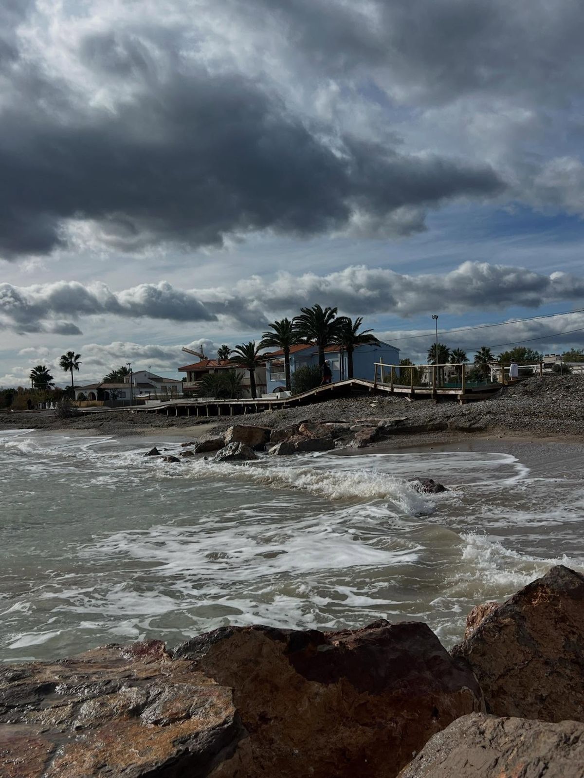 La platja d'Almenara després del pas del temporal Harry