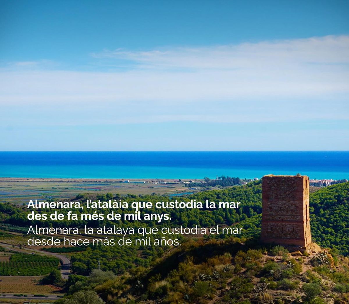Torre de guaita d'Almenara amb la mar Mediterrània al fons